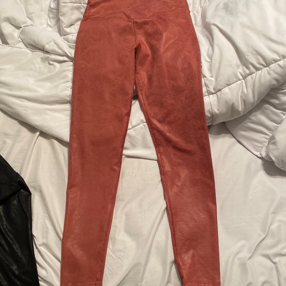 Arie red metallic crossover leggings